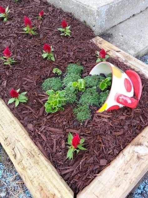 Disney Backyard, Alice In Wonderland Garden, Wonderland Garden, Alice In Wonderland Room, Disney Garden, Themed Garden, Ground Covering, Garden Deco, Tea Party Garden