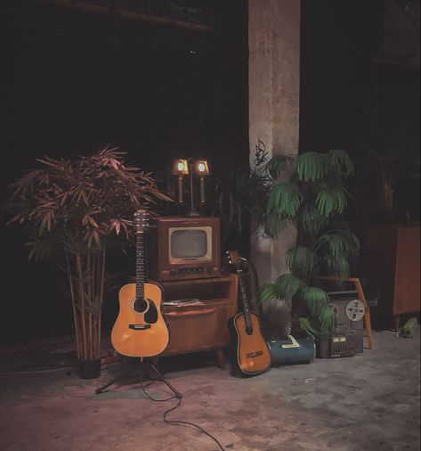 Acoustic Music Aesthetic, Acoustic Band Aesthetic, Acoustic Guitar Photoshoot, Jam Session Aesthetic, Live Music Aesthetic, Acoustic Aesthetic, Jordan Photoshoot, Content Photoshoot, Musician Aesthetic