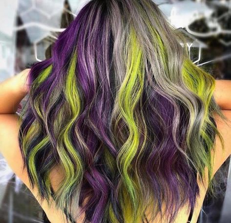 Balayage, Beetlejuice Inspired Hair, Christmas Color Hair Ideas, Vivid Hair Color Ideas For Fall, Orange Purple Green Hair, Split Dyed Hair Ideas Short, Purple Halloween Hair, Halloween Themed Hair Color, Short Fun Hair Color