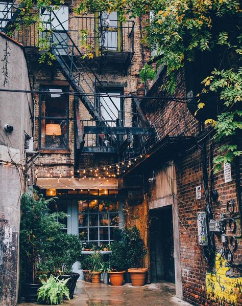 New York Backyard, Food Stock, Luxury Food, New York Apartment, Dream Apartment, City Living, House Goals, City Aesthetic, Pretty Places