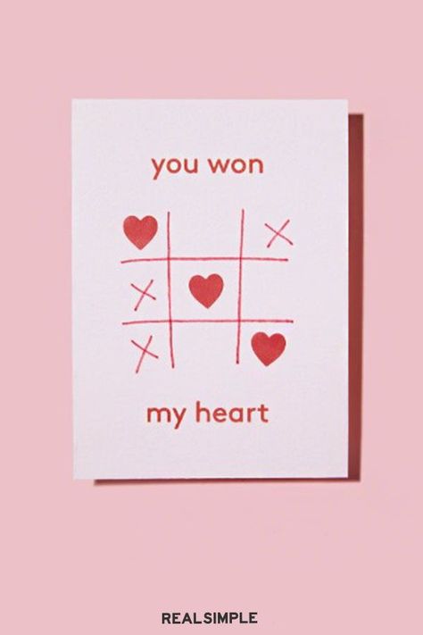 22 Creative Homemade Valentine Card Ideas | You are both winners when it comes to the game of love, but this playful Valentine's Day card reminds your partner that they have your heart. To create this DIY Valentine, print the words “you won my heart” on white cardstock and then fold it in half. Then, create a game of tic-tac-toe with a marker and some heart stickers. #realsimple #valentinesdayideas #giftsforher #giftsforhim #valentinesdaydecor #valentinesdiy Tic Tac Toe Valentine, Homemade Valentine Cards, Valentines Day Poems, Homemade Valentines Day Cards, Punny Valentines, Game Of Love, Diy Valentines Cards, Paper Flower Crafts, Win My Heart