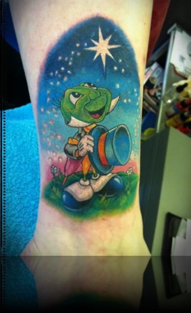 Jimmy Cricket Tattoo, Jiminy Cricket Tattoo, Jimminy Cricket, Cricket Tattoo, David Bollt, Jimmy Cricket, Cute Disney Tattoos, Popeye Cartoon, Pinocchio Disney