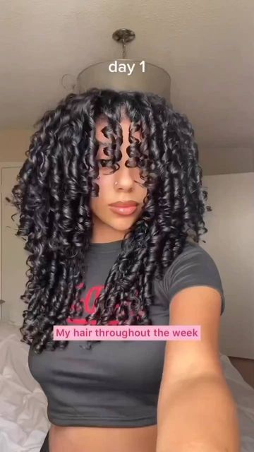 Curly Hair on Instagram: "7 days of curly hair 😍 What day is your favorite? 🎥: @emily.demian #teamcurly #curlsfordays #curls #curly #curlyhair #curlspoppin #curlyinc #curlsoncurls #curlyhairjunkies #curlyhairroutine #curlsrock #hairgoals #curlyhairstyles" Emily Demian Hair, Emily Demian, Curly Hair Method, Take Care Of Curly Hair, Desired Appearance, Define Curly Hair, 3a Curly Hair, 3a Curls, Curly Girl Method