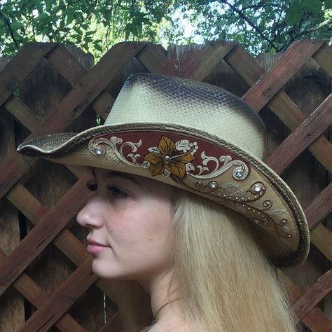 Straw Cowboy Hat With Beautiful Scroll Apliques on Side Brim & - Etsy Custom Cowgirl Hat Ideas, Customized Cowgirl Hats, Decorated Cowgirl Hats Diy, Decorating Cowboy Hats, Decorated Cowboy Hats, Cowboy Hat Decor, Painted Cowboy Hats, Western Helmet, Cowgirl Hat Outfit