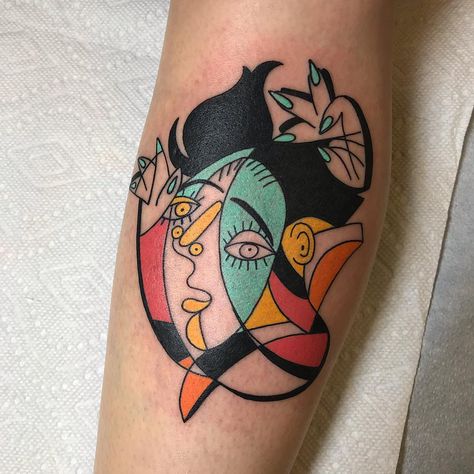 We've seen an uptick in fine art tattoo designs recently. These 22 pieces are some of the best—inspired by the works of the world's most famous artists. Famous Artists Tattoos, Piccaso Tattoo, Famous Art Tattoo Ideas, Tattoos Based On Art, Contemporary Art Tattoo, Famous Paintings Tattoos, Famous Art Tattoo, Artist Tattoo Ideas, Pop Art Tattoo