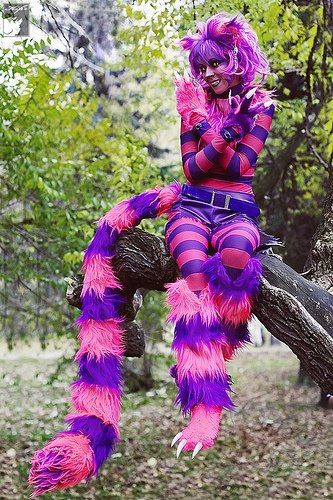 Déguisement du chat d'Alice au pays des merveilles Unicorn Costume Diy Women, Plus Size Diy Costumes, Unique Disney Costumes, Halloween Costumes Cool, Cheshire Cat Cosplay, Most Popular Halloween Costumes, Cheshire Cat Costume, Cat Cosplay, Alice In Wonderland Costume