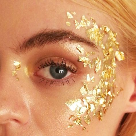 Gold leaf makeup by Hannah Nathalie Gold Goddess Makeup, Gold Leaf Makeup, Leaf Makeup, Paper Makeup, Edgy Bridal, Goddess Makeup, Angel Makeup, Gold Makeup Looks, Butterfly Makeup