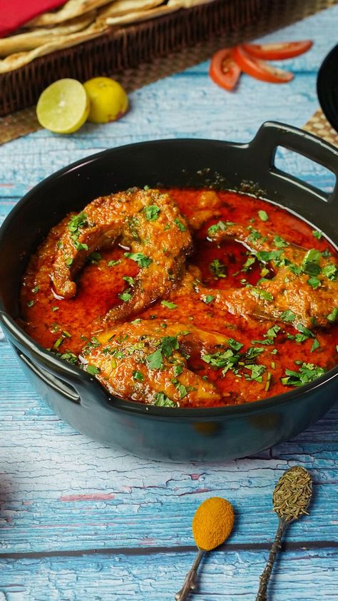 Indian Sea Food Recipes, Tandoori King Fish, Fish Indian Recipes, Tandoori Fish Recipe, Fish Masala Recipe Indian, Fish Curry Photography, Fish Curry Recipe Indian, Indian Fish Recipes, Tandoori Fish