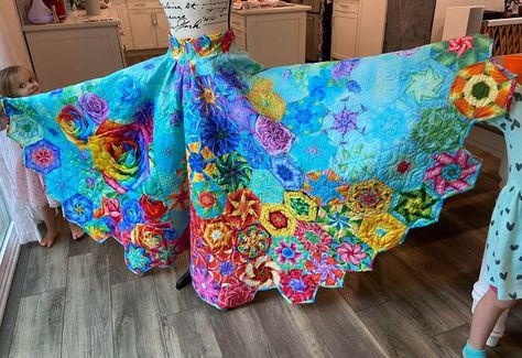 Not Sure How Many Of You Are Quilters — I Made This Quilt Skirt For My Guild’s Challenge This Year Patchwork, Quilt Skirt, One Block Wonder, Quilted Skirt, Rainbow Quilt, Rainbow Roses, Thrift Flip, Quilt Guild, Panel Quilts