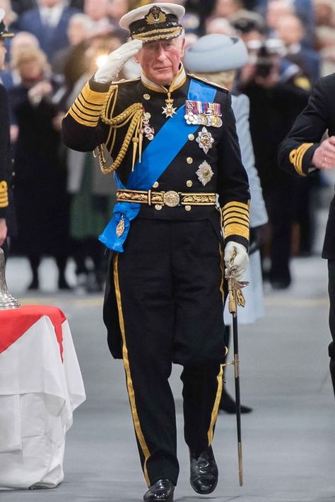 Royal Uniform, Funeral Attire, Photos Of Prince, Queen Camilla, Royal Family News, Clarence House, Military Officer, British Royal Families, Royal Life