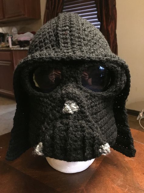 No pattern crochet darth vader hat :D Amigurumi Patterns, Crochet Darth Vader Hat Pattern Free, Crochet Darth Vader Hat, Crochet Darth Vader, Darth Vader Crochet, Crochet Hat Pattern Free, Crochet Hat Ideas, Star Wars Crochet, Crochet Character Hats