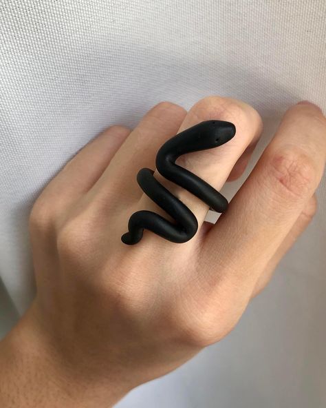 Handmade black polymer clay snake ring Polymer Clay Snake Ring, Fimo, Clay Rings Grunge, Black Clay Rings, Snake Ring Clay, Snake Clay Ring, Cute Clay Snake, Black Polymer Clay Ideas, Snake Polymer Clay