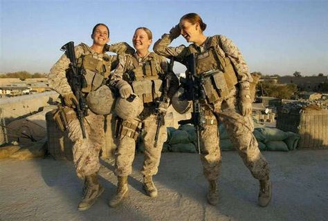 The Front Lines (28 Photos) - Suburban Men Military Girlfriend, Women In Combat, Military Aesthetic, Navy Girlfriend, Army Wives, Female Marines, Army Pics, Military Marines, Army Women