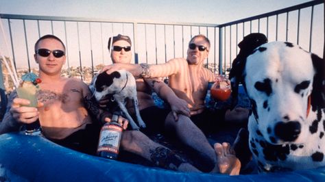 Sublime and the famous "Lou Dog" Ska, Bradley Nowell, Lou Dog, Sublime Band, 90s Music, Music People, Great Bands, Kinds Of Music, Music Stuff