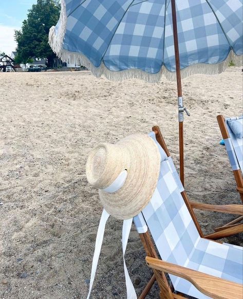 Grandma Aesthetic, Fav Song, Coastal Granddaughter, Coastal Grandmother, Coastal Life, New England Style, Fresh Linen, Blue Beach, Italian Summer