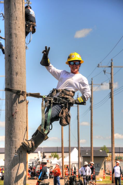 Meet RaeLynn! RaeLynn is a Journeyman Lineman who loves working outside and working at heights! She's named one of Canada's Top 100 Women in Skilled Trades. When asked what advice she would give someone entering the field she replied "Inspire to be the positive change you want to see in the world." Check out her Instagram Here: @rkmh86 ! Woman Electrician, Electrician Aesthetic, Women Electrician, Female Electrician, Journeyman Lineman, Skilled Trades, Power Lineman, Working Outside, Dream Future