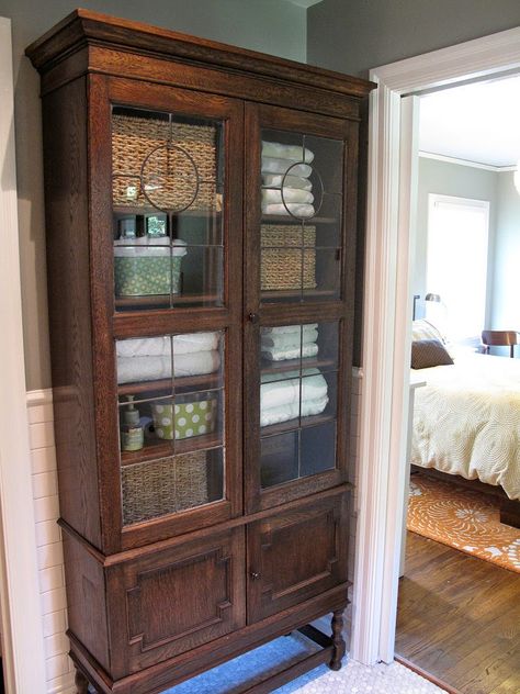 Linen Cabinets, Idea Bathroom, Vintage Armoire, Inspiration Bathroom, Interior Bathroom, Decorating Bathroom, Bathroom Modern, Bad Inspiration, Bath Bathroom