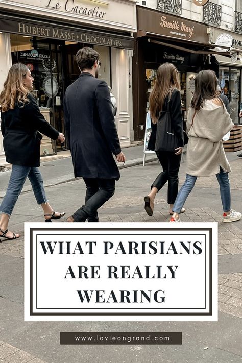 Everyday Parisian Street Style With 25 Outfits |La Vie On Grand Parisisk Chic, Estilo Chic Casual, Parisian Style Winter, Parisian Street Style, Style Parisian Chic, French Outfits, French Chic Fashion, October Outfits, Parisian Outfits