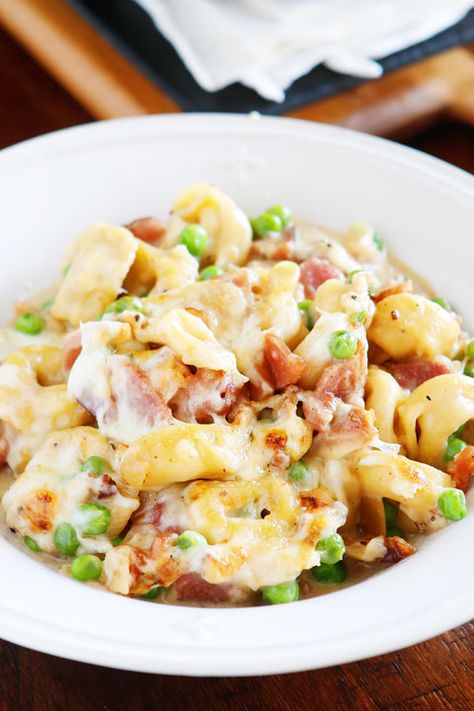 Ham and Cheese Tortellini - Used pepperjack cheese.  Very good! Lots of ham.  Maybe try keeping ham, onions, and peas amounts the same and doubling everything else. Ham And Cheese Tortellini, Frozen Tortellini, Cheese Tortellini Recipes, Tortellini Recipes, Ham Cheese, Cheese Tortellini, Quick Weeknight Meals, Ham Recipes, Easy Weeknight Dinners