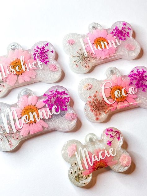 29 Most Profitable Resin Crafts To Sell in 2024 - Sproutinue Pet Tags Diy, Dog Tags Diy, Resin Dog Tags, Diy Resin Earrings, Profitable Crafts, Cute Dog Tags, Resin Creations, Pet Name Tags, Bone Dog