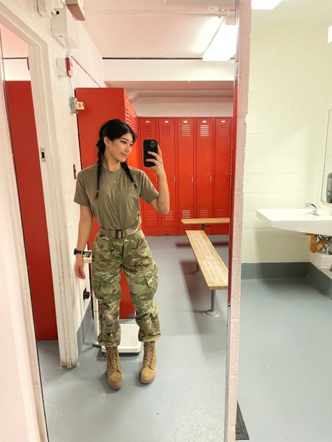 Cute Tactical Outfit, Female Air Force Aesthetic, Women Army Uniform, Air Force Army Aesthetic, Air Force Rotc Aesthetic, U.s. Air Force Women, Military Girl Aesthetic Outfit, Army Women Outfit, Air Force Uniform Women