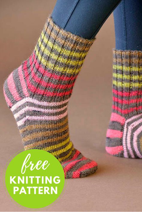 Knitting Socks For Beginners, Socks Free Knitting Pattern, Knitted Socks Free Pattern, Debbie Macomber, Hand Knit Socks, Knitting Blogs, Sock Knitting Patterns, Crochet Socks, Circular Knitting Needles