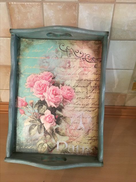 Tray with decoupage Upcycling, Decoupage Trays Ideas, Bandejas Decoupage Ideas, Decoupage Tray Ideas, Decoupage Ideas Wood, Decopage Ideas, Diy Trays, Decoupage Trays, Deco Podge