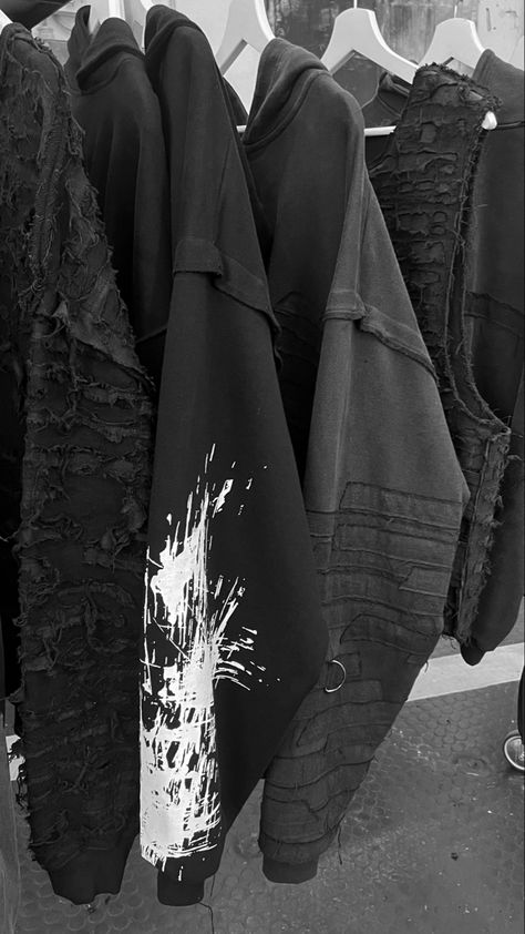 On display are newly created artworks in the form of clothes hanging on an industrial wardrobe. Haute Couture, Couture, Frankfurt, Alternative Fashion Diy, Sweden Clothes, Abstract Streetwear, Screen Printed Clothing, 70s Inspired Outfits, Expensive Fashion