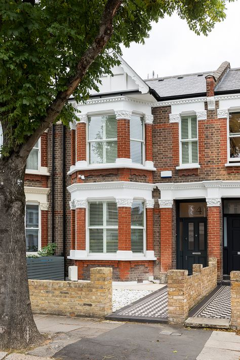 Edwardian House Kitchen, Edwardian House Exterior, Victorian House London, Edwardian House Renovation, Edwardian Terrace House, Edwardian Terrace, Home Exterior Colors Schemes, Terrace House Exterior, Edwardian Architecture