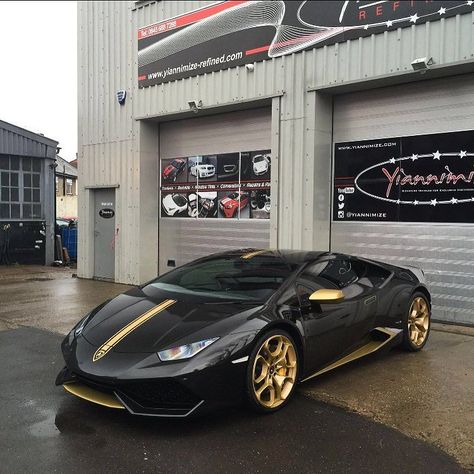 This really worked.. Metallic black wrap with gold wheels mirrors stripes etc.. Search Yiannimize on YouTube to see how we wrapped this or click link in bio.. #Yiannimize #lambo #hurcan #lamborghini #supercar #sexycar #goldwheels #blacklambo by yiannimize Exotic Sports Cars, Custom Wheels Cars, Bentley Gt, Sports Cars Lamborghini, Gold Wheels, Gold Car, Lamborghini Cars, Drag Racing Cars, Black Wrap