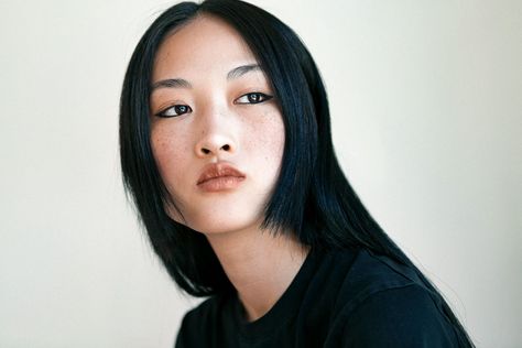 Tumblr, Woman Haircut, Jing Wen, Subtle Cat Eye, Gel Eyeliner Pencil, Brown Lip, Cat Woman, Cat Eye Makeup, Non Sequitur