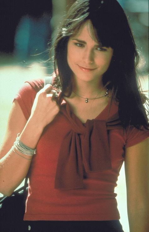 Jordana Brewster as Delilah Profitt - The Faculty Lucy Diamond Debs, The Faculty 1998, Jordan Brewster, Mia Toretto, Letty Ortiz, Fast And Furious Cast, Magical Girl Aesthetic, The Faculty, Jennifer Aniston Style