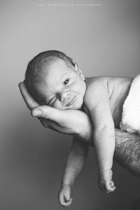 Foto Kelahiran, Newborn Family Pictures, طفلة حديثة الولادة, Mother Baby Photography, Baby Boy Newborn Pictures, Baby Fotografie, 동화 삽��화, Newborn Family Photography, Newborn Photography Boy