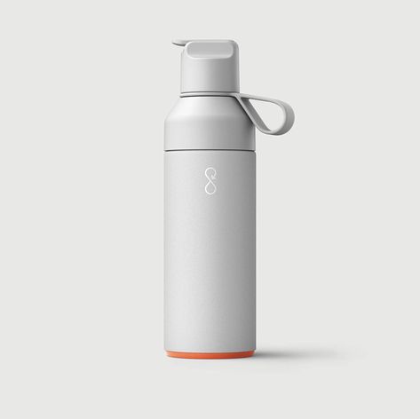 OCEAN BOTTLE: Our award-winning 500ml Ocean Bottle is designed to accompany you at home and beyond. It keeps your cold drinks cold and your hot drinks hot. UPGRADE YOUR AQUA: 180° twist anti-leak lids. Double-walled vacuum thermos insulation keeps your liquids at the desired temperature without condensation BUILT TO LAST: An Ocean Bottle is fully recyclable, made from 90% recycled stainless steel, BPA-free plastic, silicone rubber, and ocean-bound plastics DISHWASHER SAFE: up to 60°C. Ocean Bottle, Trendy Water Bottles, Drink Containers, Coffee Smoothies, Reusable Bottle, Ice Tea, Sports Water, Water Bottle Design, Sport Bottle