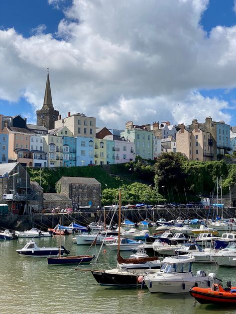 Tenby Wales Aesthetic, Uk Holiday Aesthetic, Uk Seaside Aesthetic, England Beach Aesthetic, Uk Trip Aesthetic, England Town Aesthetic, Summer In The Uk, Seaside Town Aesthetic, Wales Aesthetic