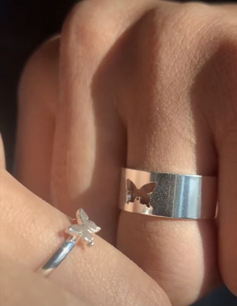 Matching Rings Aesthetic, Promise Rings Aesthetic, Promise Ring Aesthetic, Aesthetic Promise Rings, Couple Butterfly, Butterfly Ring Set, Relationship Jewelry, Ring For Couple, Gold Jewelry Aesthetic