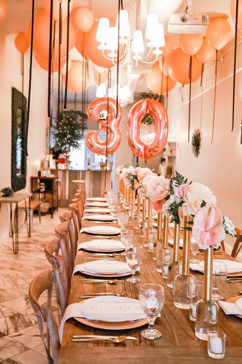 30 Birthday Decorations, 30th Birthday Party Themes, Luxury Birthday Party, 30th Birthday Themes, 30th Birthday Bash, Dinner Party Table Settings, Champagne Birthday, 25th Birthday Parties, Anniversaire Diy