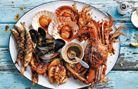 Delicious Portuguese style barbecued seafood platter. Seafood Photography, Seafood Sauce Recipe, Seafood Lasagna Recipes, Seafood Stew Recipes, Bbq Seafood, Chowder Recipes Seafood, Seafood Plates, Linguine Recipes, Seafood Menu