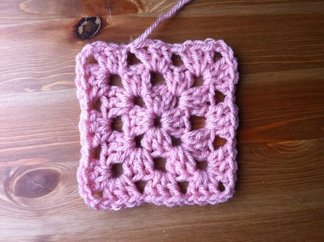 How to crochet a granny square | PDX Pursuit Crochet Granny Square Beginner, Crochet A Granny Square, Motifs Granny Square, Crochet Granny Square Tutorial, Sunburst Granny Square, Granny Square Haken, Granny Square Tutorial, Granny Square Crochet Patterns, Granny Square Crochet Patterns Free