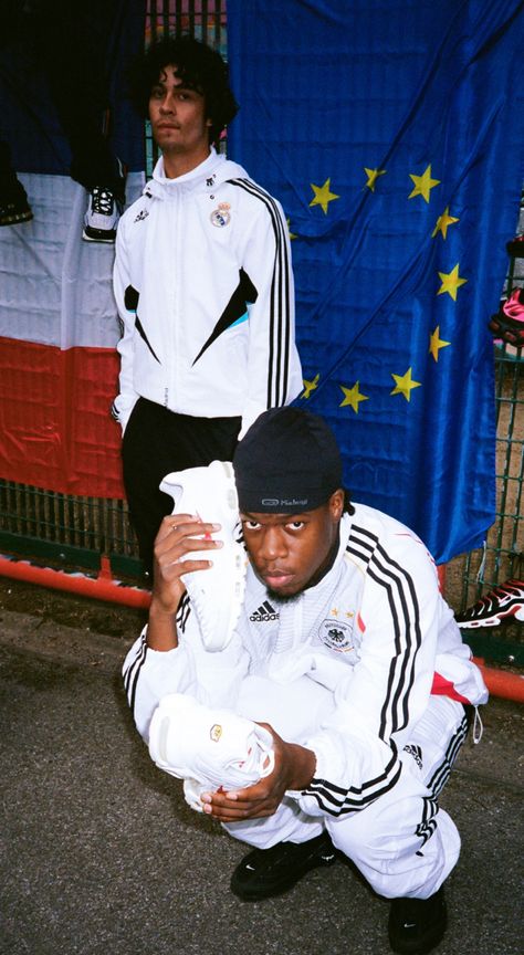 Football Tracksuit Drip, Jersey Style Outfits, Retro Aesthetic Outfits Men, Real Madrid Outfit, Skepta Tailwind, Nike Skepta, Footballer Fits, Football Streetwear, Tracksuit Football