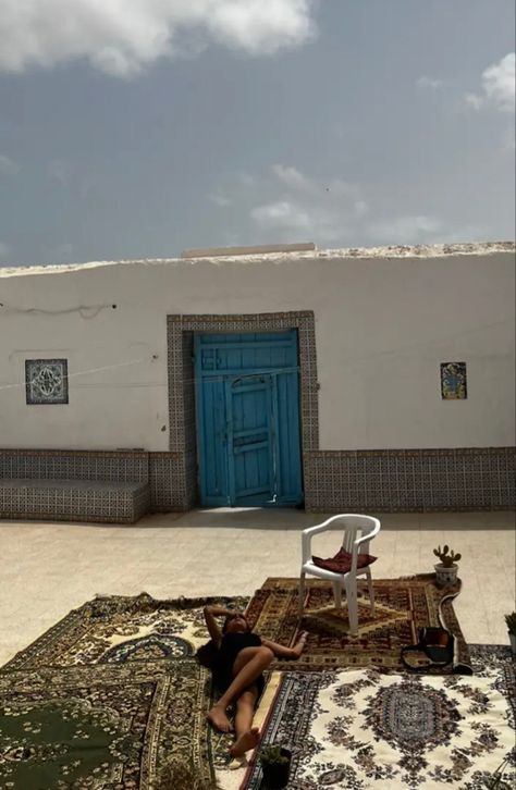 Morocco House, African Vacation, Middle East Culture, Morocco Aesthetic, Moroccan Houses, Moroccan Aesthetic, Moroccan Art, Desert Dream, Tuscan Villa