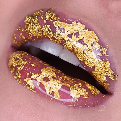 Sara Lip Art (@sara_mua_) on Instagram: “💰24k This is part two to my previous gold leaf lipart now that I'm getting the hang of using gold…” Using Gold Leaf, Fashion Editorial Makeup, Goddess Makeup, Couture Makeup, Show Makeup, High Fashion Makeup, Homemade Lip Balm, Pride Makeup, Hydrating Lip Gloss