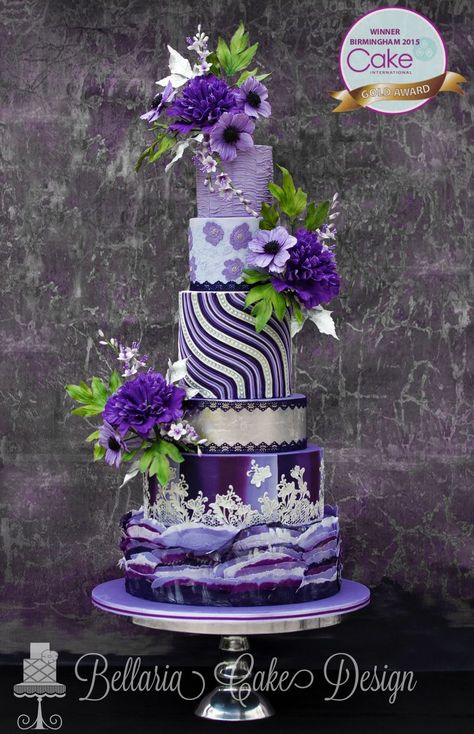 Purple Wedding Cakes, Ice Quotes, Purple Wedding Cake, Cake International, Bolo Minnie, Fantasy Cake, Purple Cakes, Tiered Cake, Amazing Wedding Cakes