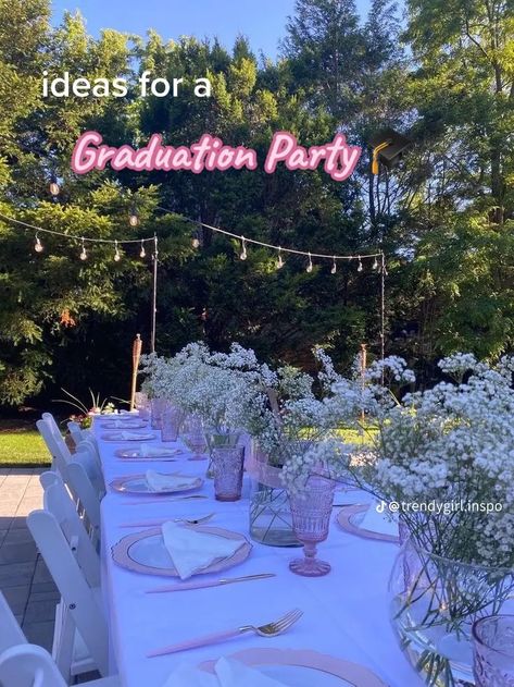 Flower Aesthetic Birthday Party, Aesthetic Birthday Table Decor, Birthday Table With Flowers, Birthday Lunch Decorations, Birthday Dinner Outside Party Ideas, Outside Lunch Table, Picnic With Table, Flower Bday Decorations, Birthday Dinner Backyard