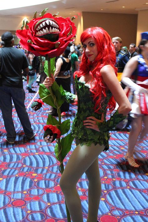 Posion Ivy Costume, Poison Ivy Costume Diy, Poison Ivy Halloween Costume, Cosplay Patterns, Pretty Poison, Ivy Costume, Poison Ivy Cosplay, Poison Ivy Costumes, Dc Comics Cosplay