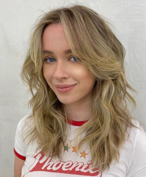 Naturally Wavy Hair Cuts, Wavy Layered Hair, Medium Length Wavy Hair, Layered Curly Hair, Wavy Hairstyles Medium, Blonde Wavy Hair, Thick Wavy Hair, Shaggy Haircuts, Hair Adviser