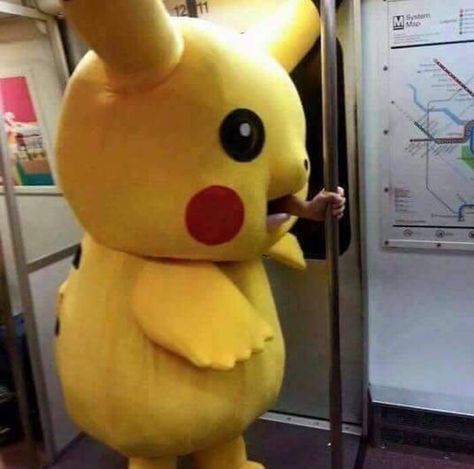 “Japanese Stuff Without Context”: 40 Funny And Weird Pics That Showcase How Unique Japan Really Is Van, Funny, Weird Pics, Japanese Stuff, Public Transit, Odd Things, Japan