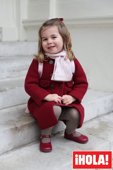 Charlotte de Cambridge First Day At Nursery, Ducesa Kate, Vévodkyně Kate, Principe William Y Kate, Kate Und William, Duchesse Kate, Düşes Kate, Princesa Charlotte, Prince William Et Kate