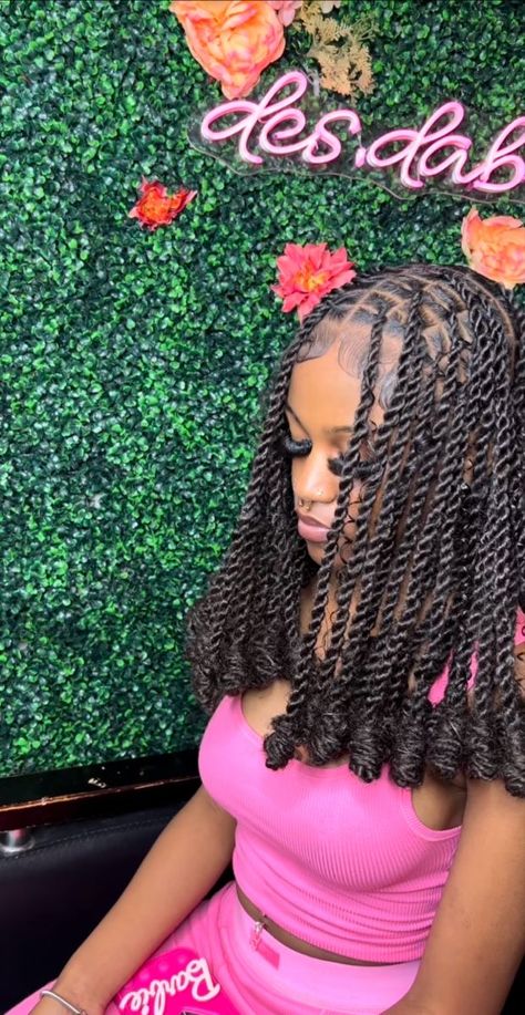 Two Strand Twist Locs With Curly Ends, Invisible Locs With Color And Curls, Black To School Hairstyles, Short Island Twist With Curls, Corn Row Hairstyles For Black Women, Peekaboo Invisible Locs, Rope Twist Hairstyles For Black Women, Invisible Locs Twist With Color, First Day Of School Hairstyles Black Braids