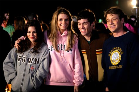 An 'O.C.' Group Halloween Is Easy Without Throwing Down Money Like a Newpsie Rachel Bilson, Eyebrows, Clothes, Rachel Bilson The Oc, The 2000s, The Oc, It Girl, That Look